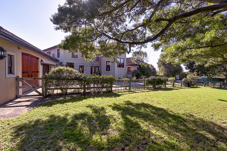 7 Bedroom Property for Sale in Zwaanswyk Western Cape